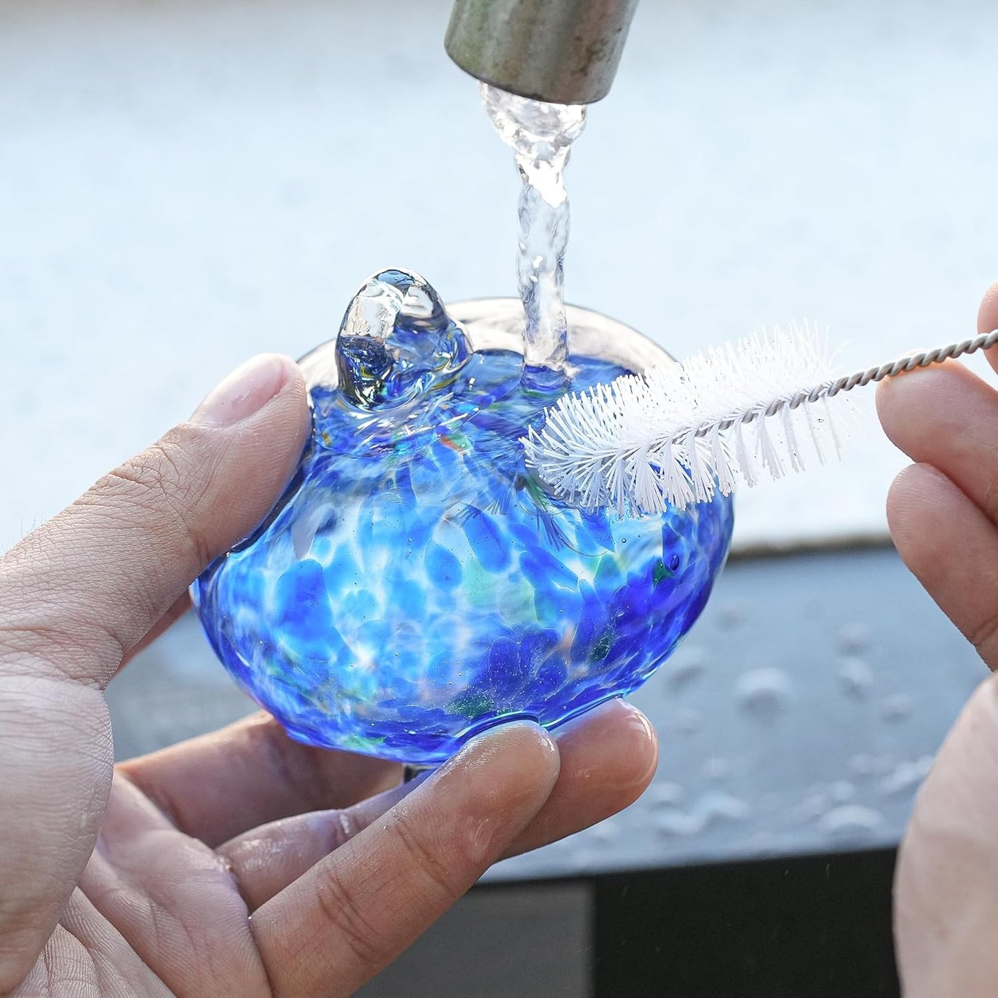 3inch Blown Glass Hummingbird Feeder with Suction Cups for Outdoor Glass Humming Bird Feeders with Hooks Garden Patio Decoration Gifts for Bird Lovers