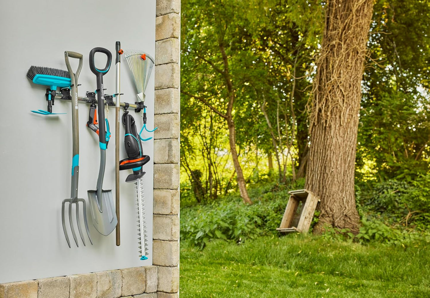 Gardena Tool Rack Plus: Wall-Mounted Rack for Home and Garden Tools, 78 cm Wide, 60 kg Maximum Weight, Space-Saving, can be Equipped and expanded as Necessary (3509-20)