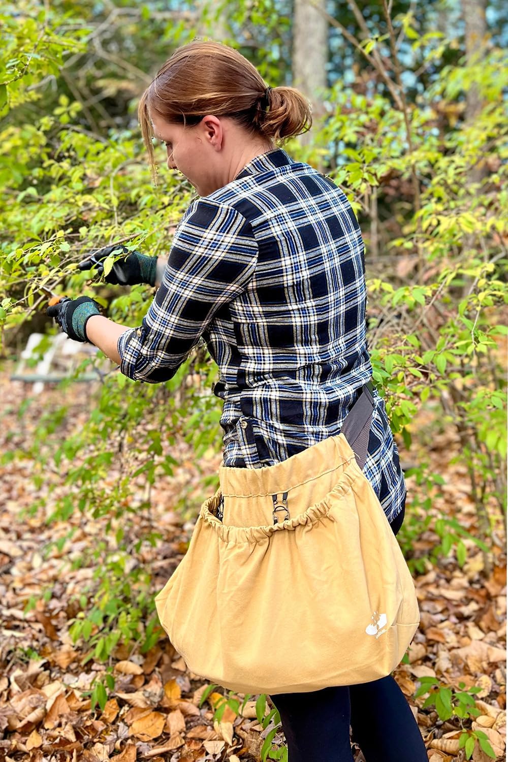 UpBloom Harvest & Weeding Waist Apron with Pockets | Berry Picker/Garden Apron/Foraging Bag for Harvest - Vegetables, Fruits