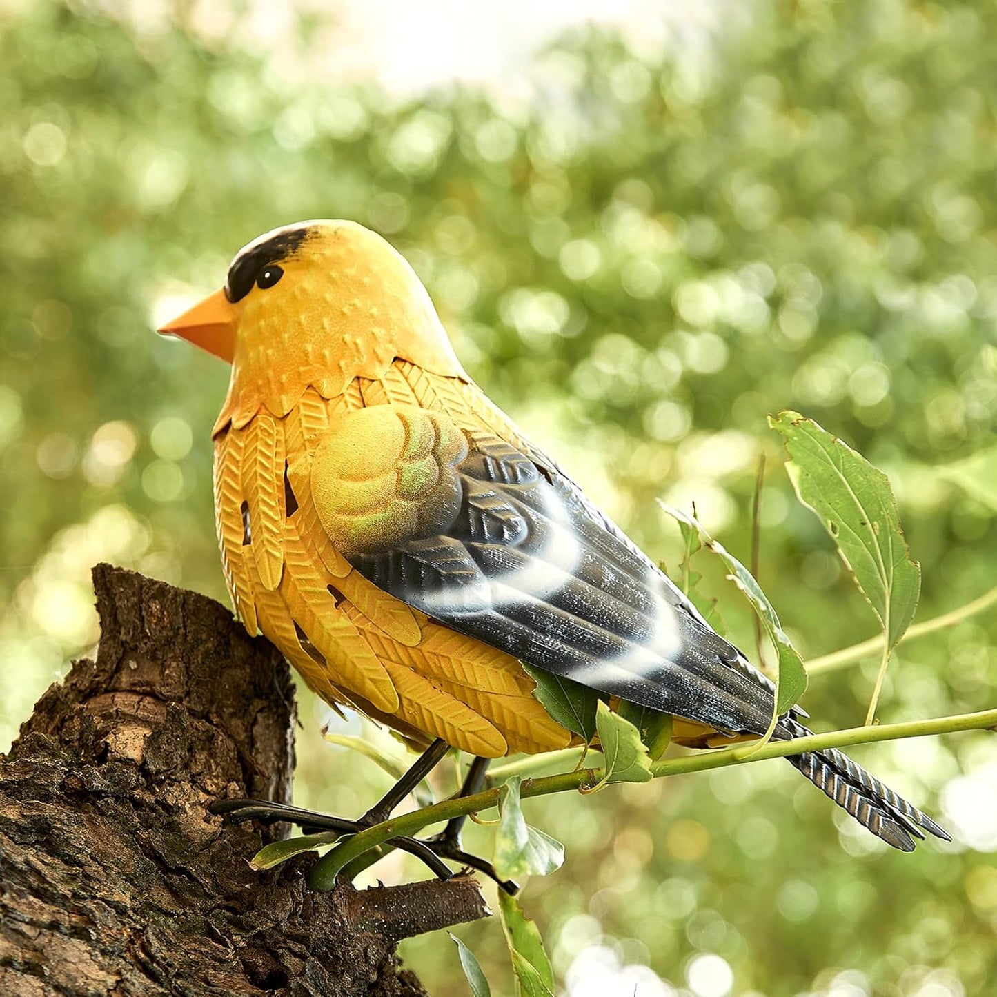 GUTE American Goldfinch Metal Garden Bird, Yard Sculpture Art - Large Realistic Standing Gold Finch Bird - Outdoor Fall, Winter, Spring, Summer Decoration - Decor - Perfect and Sympathy Gifts