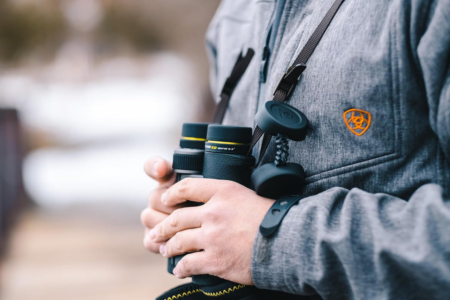 VANGUARD Endeavor ED 10x42 Binocular, ED Glass, Waterproof/Fogproof, Black (Endeavor ED 1042)