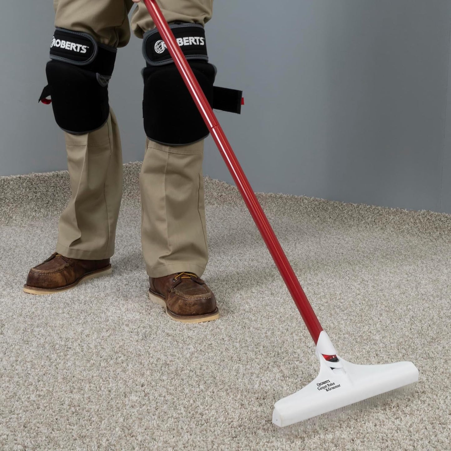 ROBERTS 12" Carpet Rake and Groomer with 51" Handle