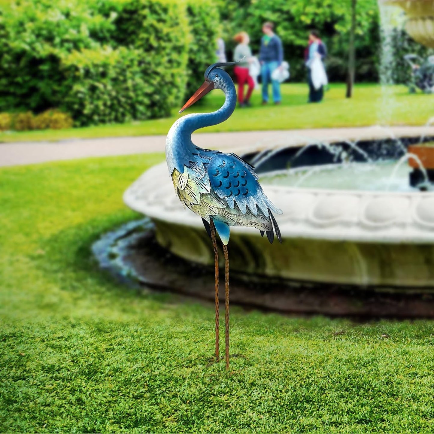 HONGLAND Solar Metal Crane Statue Garden Heron Sculpture, Outdoor Heron Yard Art Coastal Ocean Bird Decor Lawn Ornament for Backyard Porch Patio Decor（30 Inch）