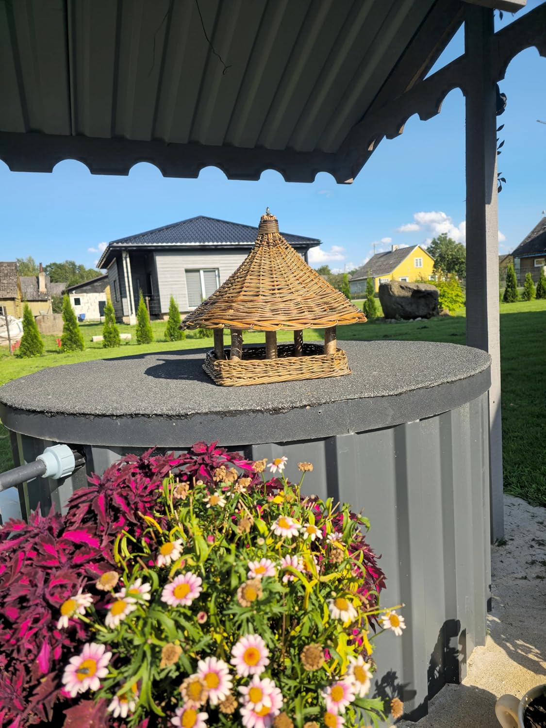 Handmade Wicker Bird Feeder – Rustic Willow Garden Feeder with Roof – 