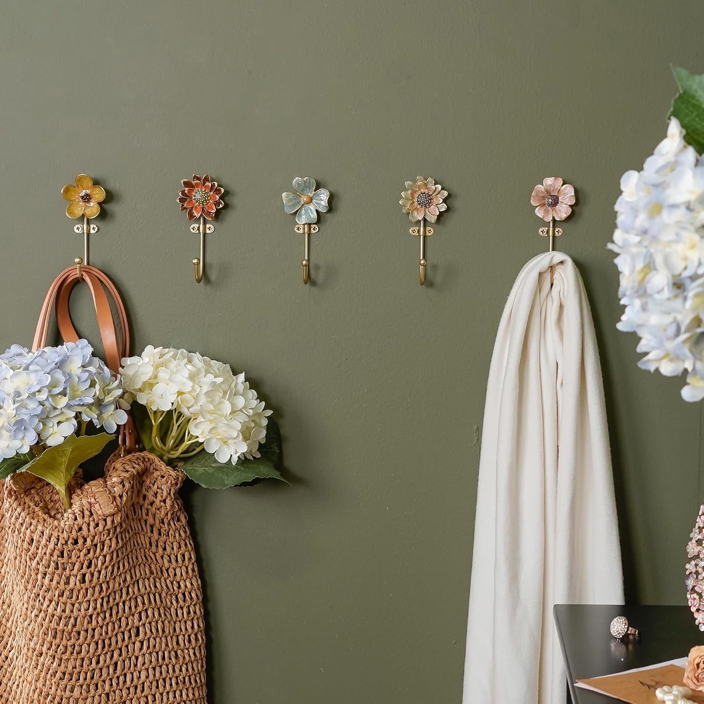 SOFFEE DESIGN Set of 5 Floral Wall Hooks, French Garden Eye-catching E