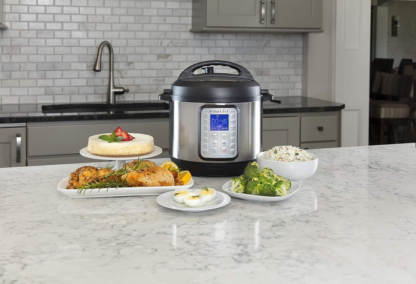 Instant Pot Duo Plus 9-in-1 Multicooker, Pressure Cooker, Slow Cook, R