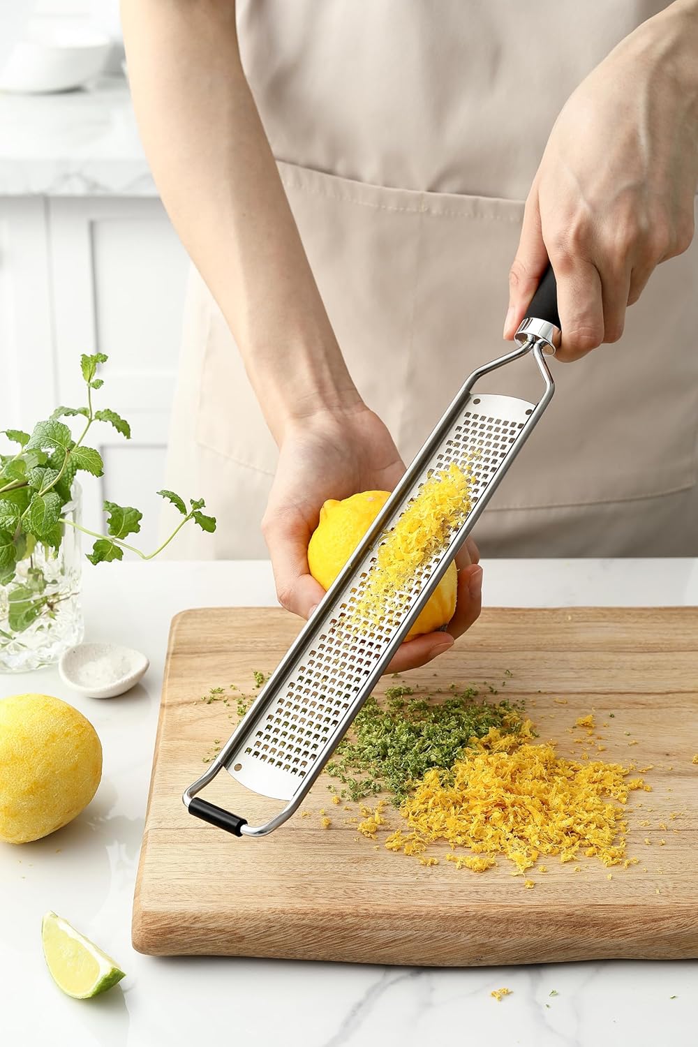 Spring Chef Stainless Steel Lemon Zester Grater with Handle - Garlic, Cheese, Parmesan, Nutmeg, Lime, Ginger Grater - Heavy Duty Kitchen Tool - Citrus Zester with Blade Cover - Fine Shred - Black