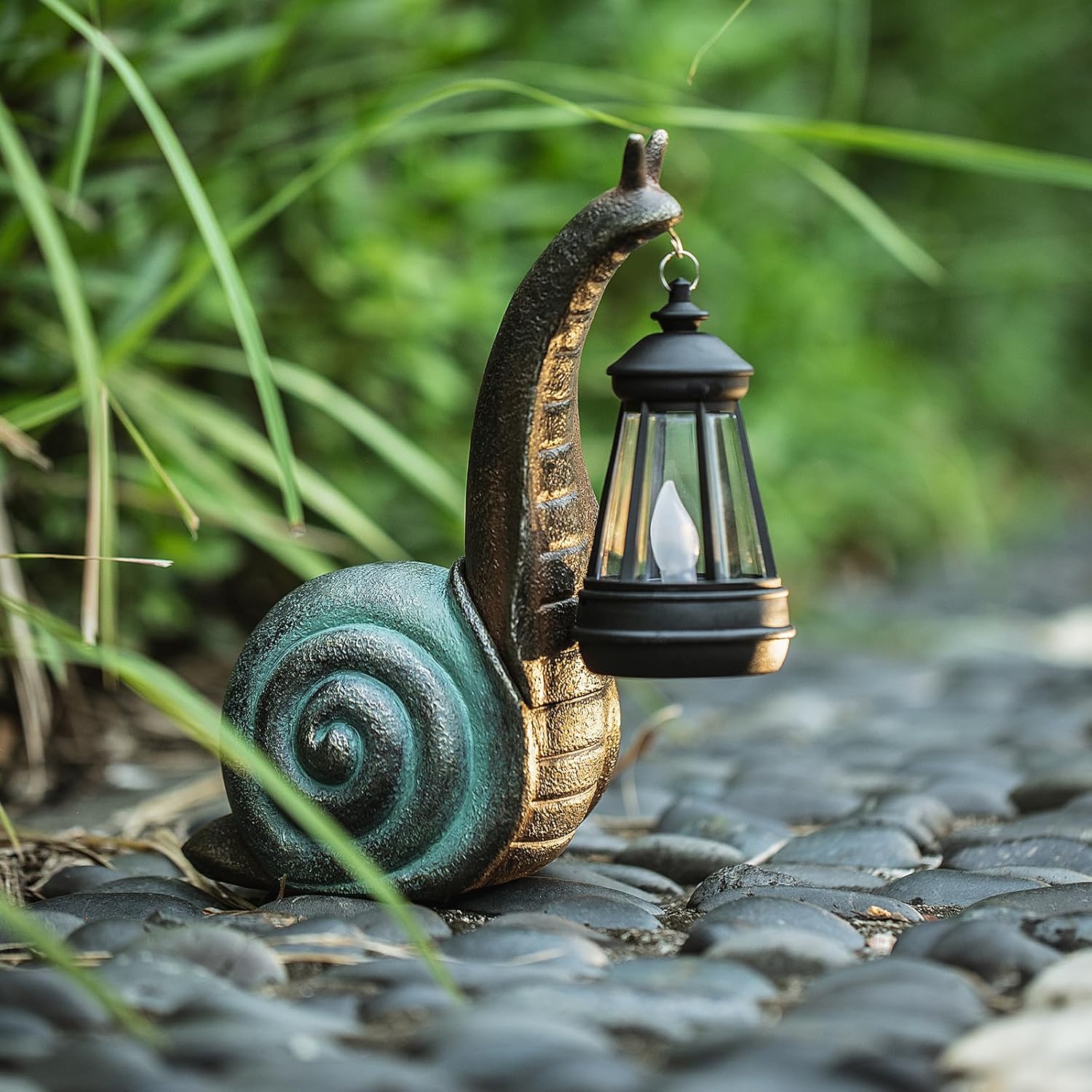 Solar Garden Snail Statue,Garden and Home Decor,Valentines Day Decorat