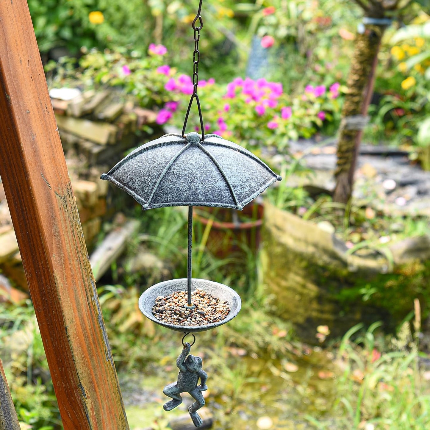 Sungmor Decorative Hanging Bird Feeder, Waterproof Cast Iron Bird Bath, Unique Vintage Green Lovely Frog Skydiving Design, An Excellent Addition to Any Garden Decor