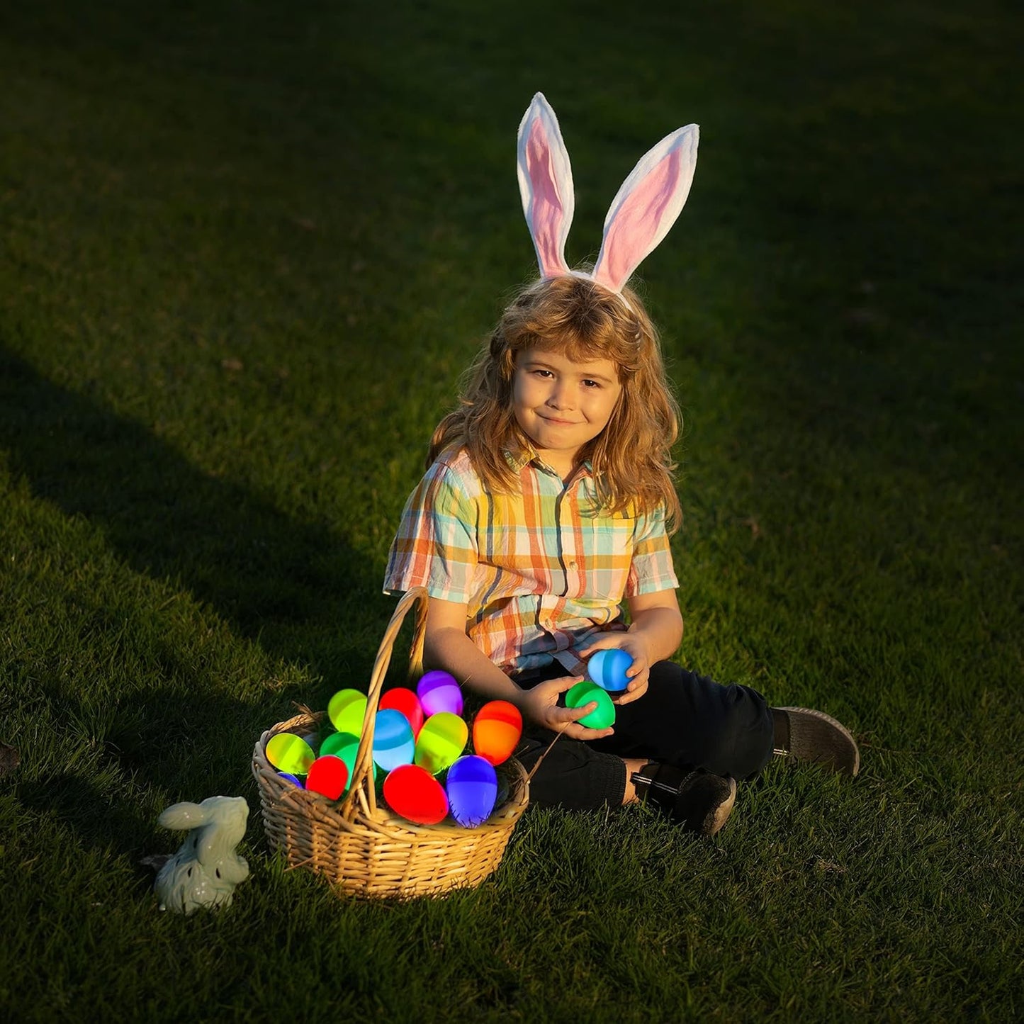 JOYIN 100 Mini Glow Sticks(1.7"), 8 Colors, Small Glow in The Dark for Easter Eggs Party Favors,Easter Basket Stuffer Party Pack, Weddings Classroom Decorations Prizes