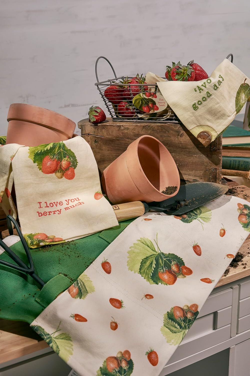 Primitives by Kathy Strawberry Apron