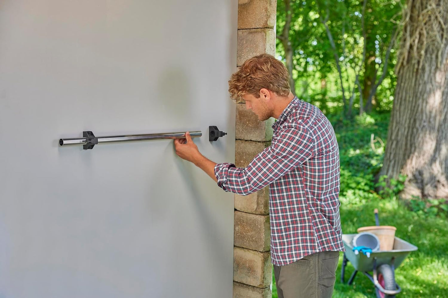 Gardena Tool Rack Plus: Wall-Mounted Rack for Home and Garden Tools, 78 cm Wide, 60 kg Maximum Weight, Space-Saving, can be Equipped and expanded as Necessary (3509-20)