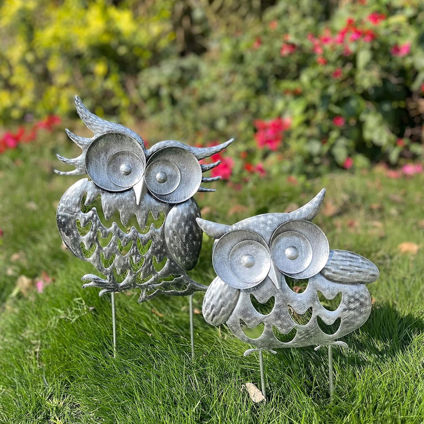 Pack of 2 Metal Owl Garden Statues Silver Silhouette Stakes Decorative Outdoor Animal Sculptures for Yard Decor and Lawn Ornaments