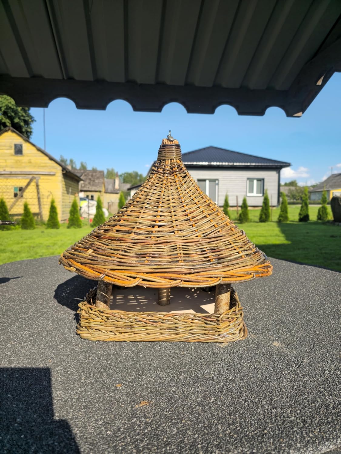 Handmade Wicker Bird Feeder – Rustic Willow Garden Feeder with Roof – 