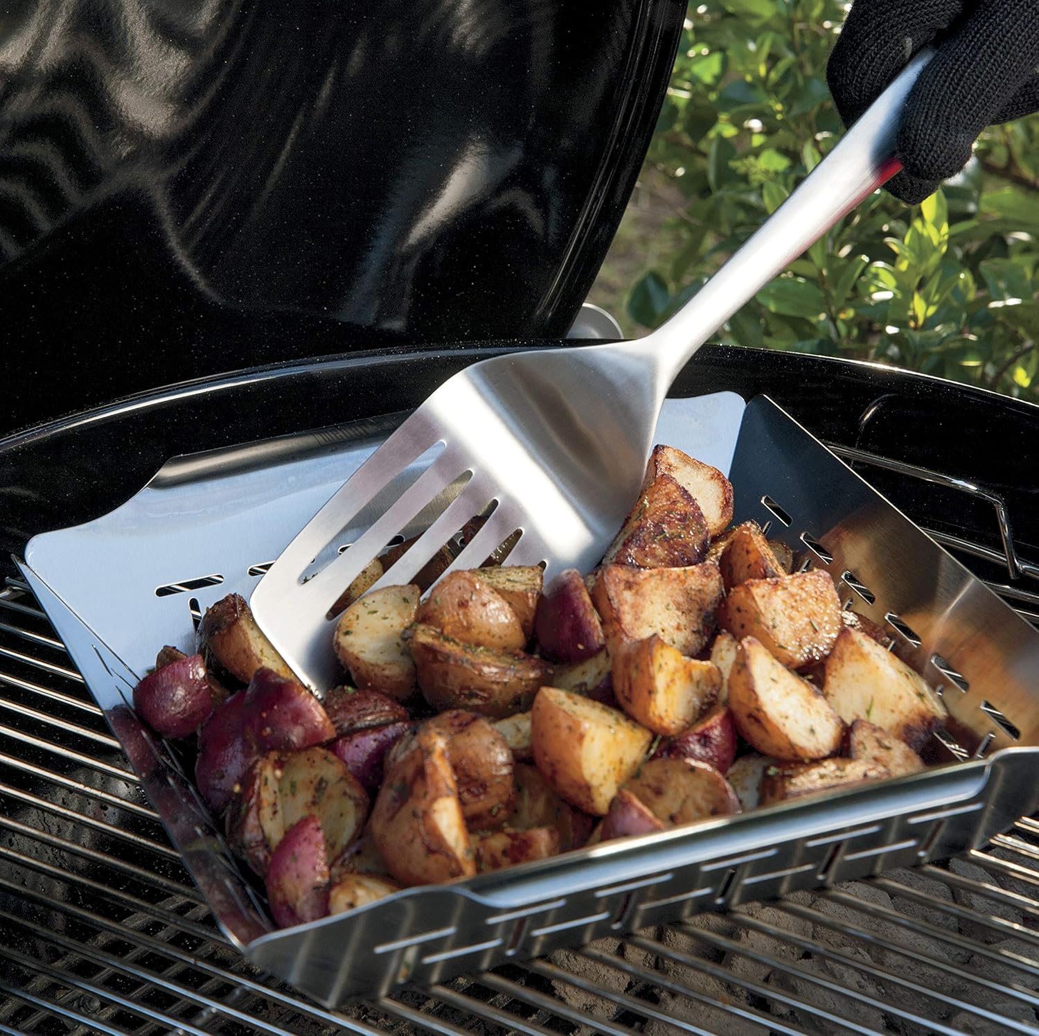 Weber Deluxe Grilling Basket – Stainless Steel Grill Basket for Vegeta