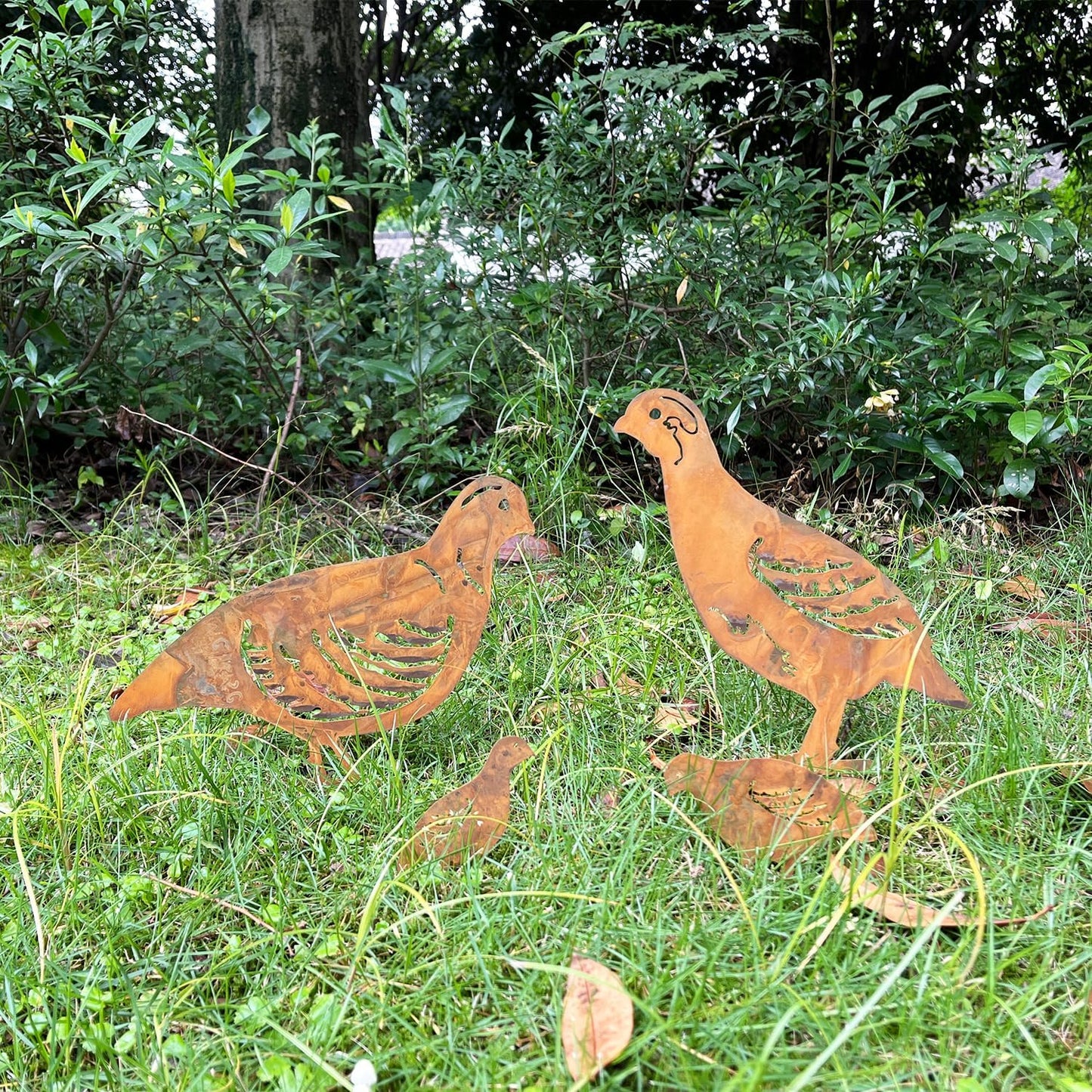 4PCS Rusty Partridge Family Decorative Garden Stakes, Metal Birds Yard