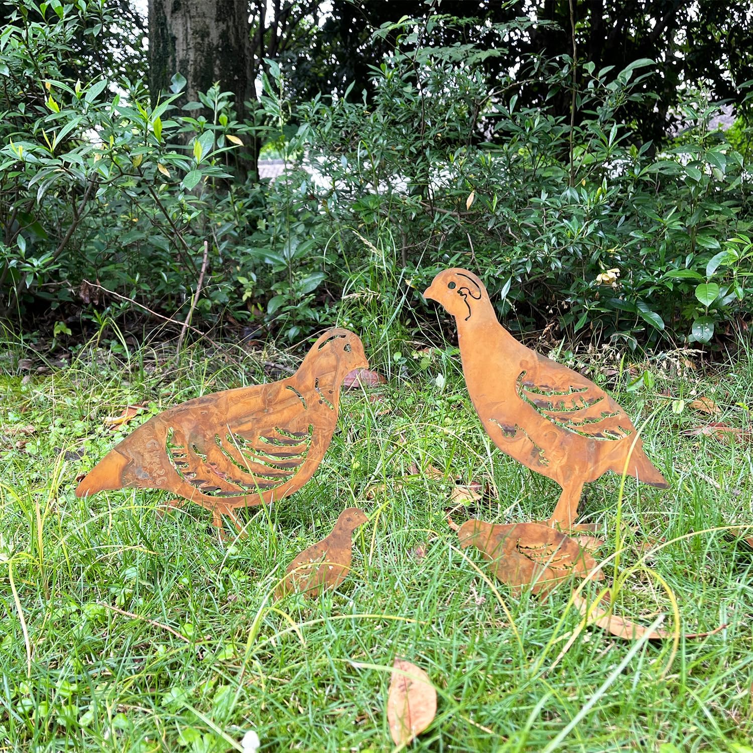 4PCS Rusty Partridge Family Decorative Garden Stakes, Metal Birds Yard