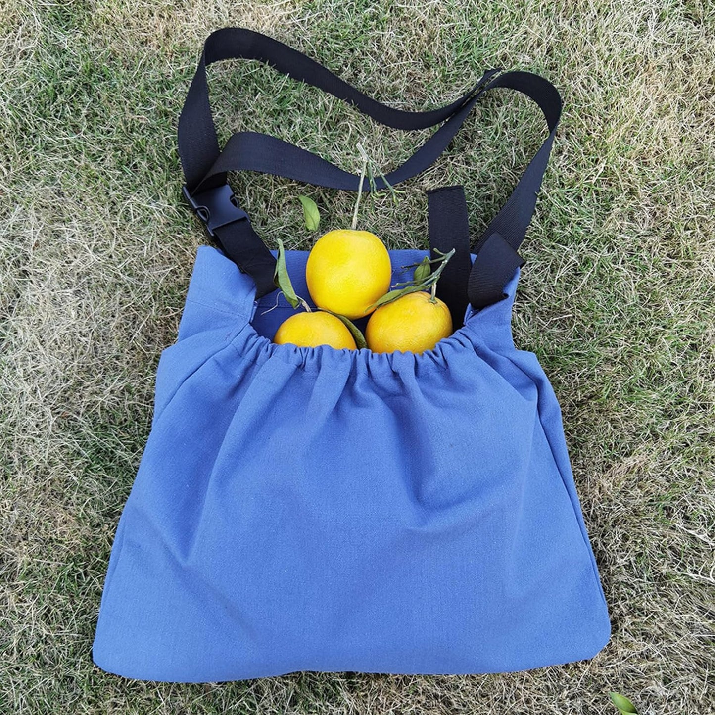FEESHOW Harvest Apron for Garden Vegetable-Adjustable Harvest Picking Apron with Pockets for Gardeners Pick Fruit Blue One Size