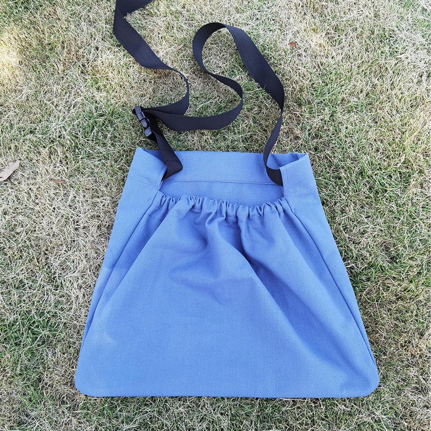 FEESHOW Harvest Apron for Garden Vegetable-Adjustable Harvest Picking Apron with Pockets for Gardeners Pick Fruit Blue One Size