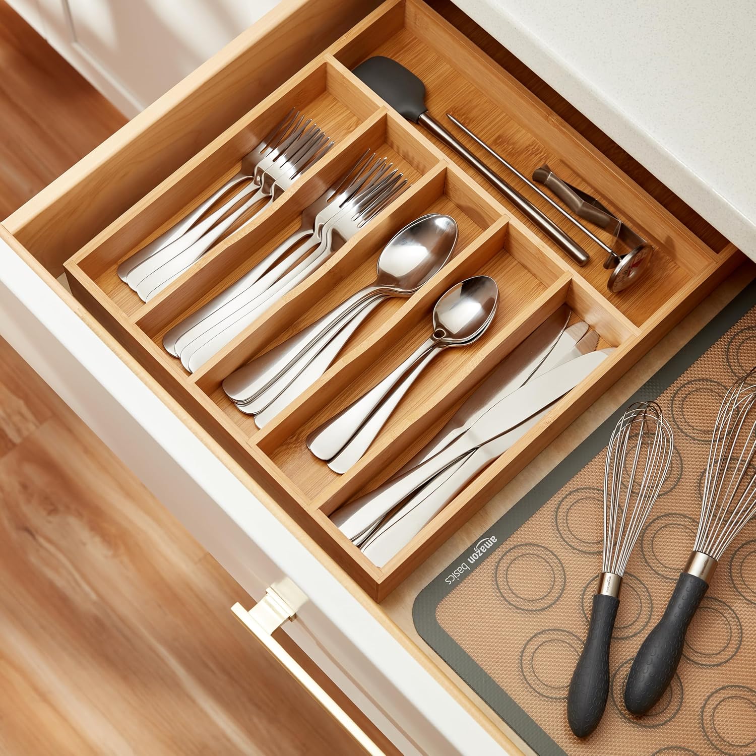 Amazon Basics Silverware Set, Stainless Steel Flatware, Dishwasher Saf