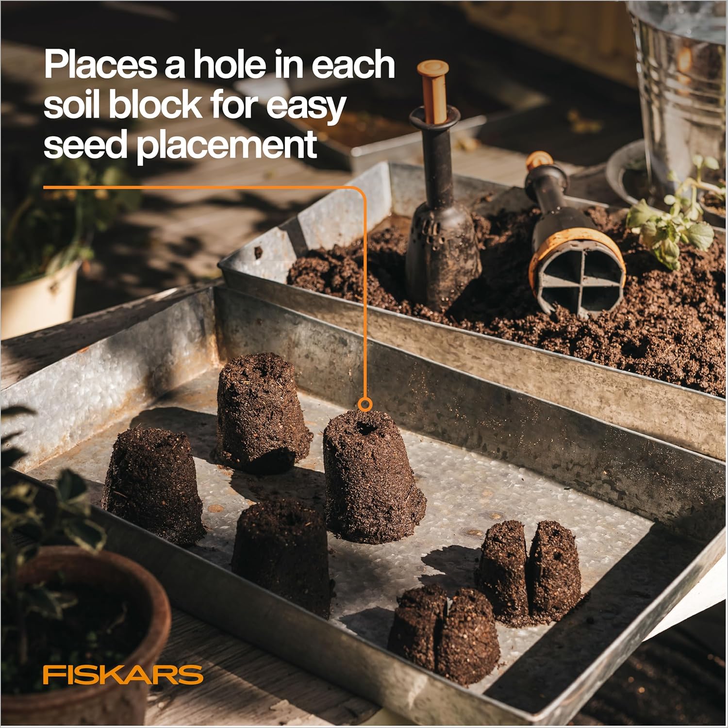 Fiskars Soil Block Maker for Garden Seeds with Natural Air Pruning, Ec