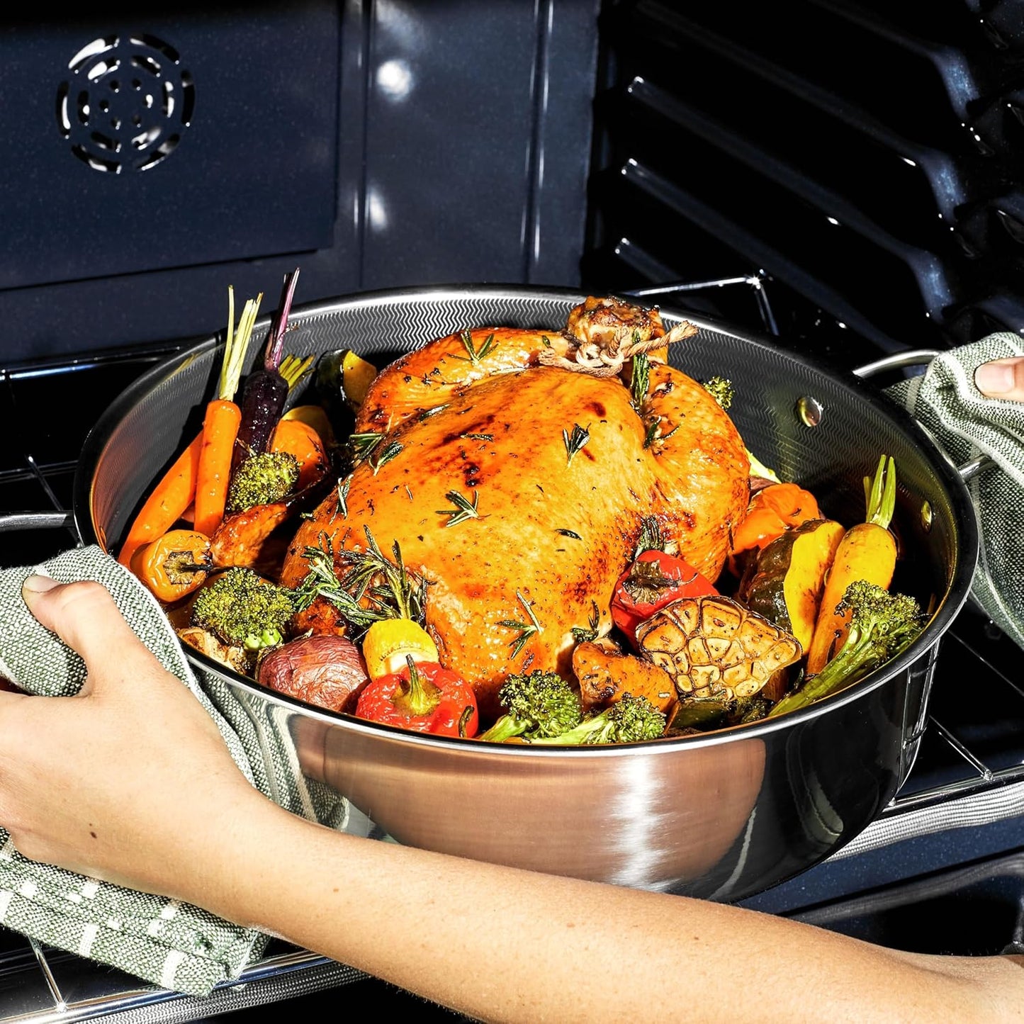 HexClad Hybrid Nonstick 7-Quart Sauté Pan with Tempered Glass Lid, Chi