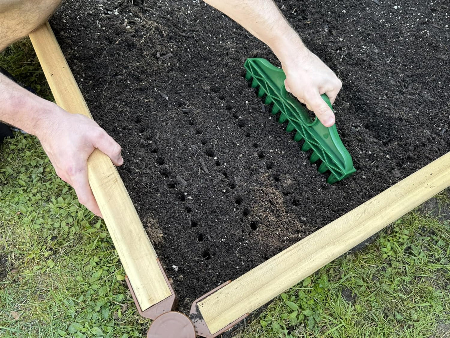 The Row Seeder – Handheld Garden Tool for Precise Seed & Seedling Spac
