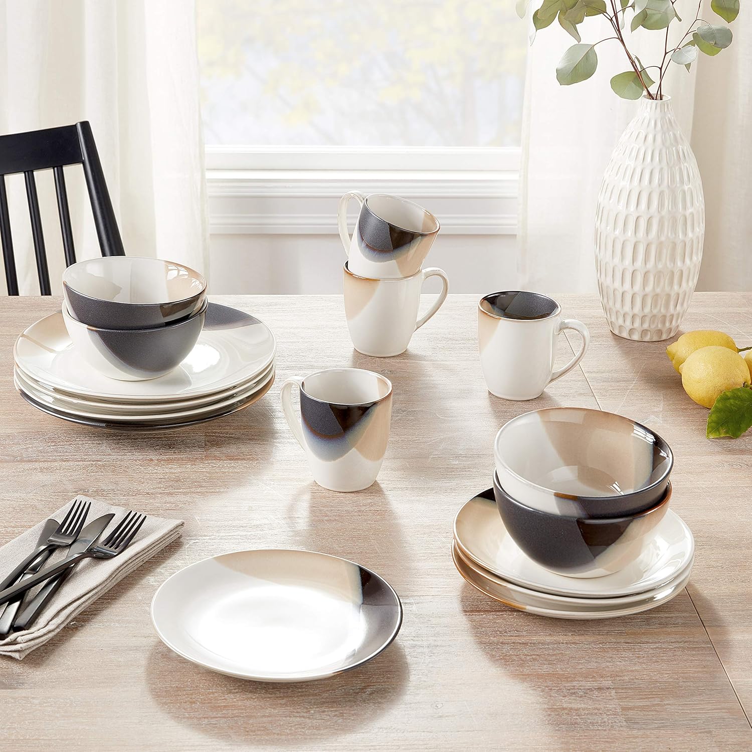 Gourmet Basics by Mikasa Caden 16-Piece Stoneware Dinnerware Set — Ser