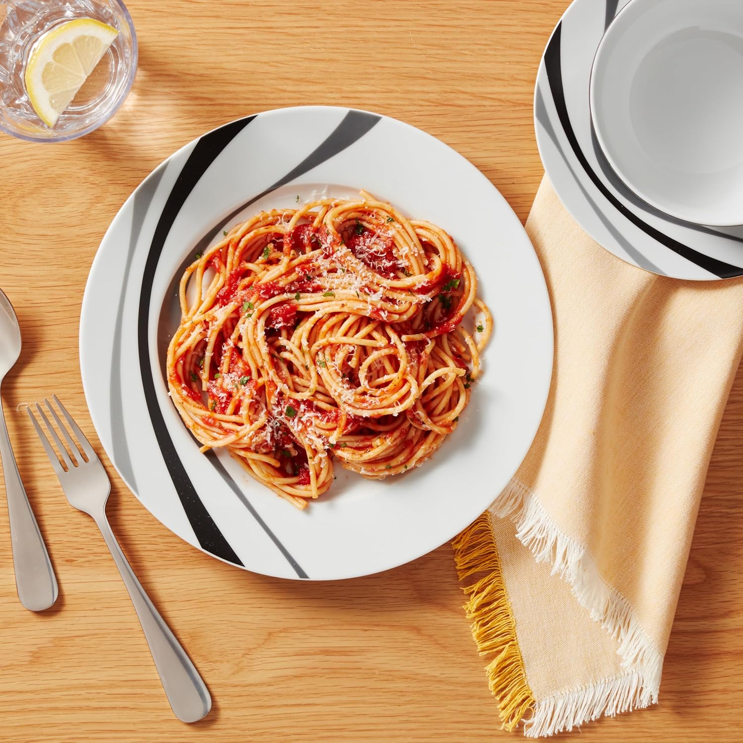 Amazon Basics 18-Piece Complete Kitchen Dinnerware Set, Microwave and 