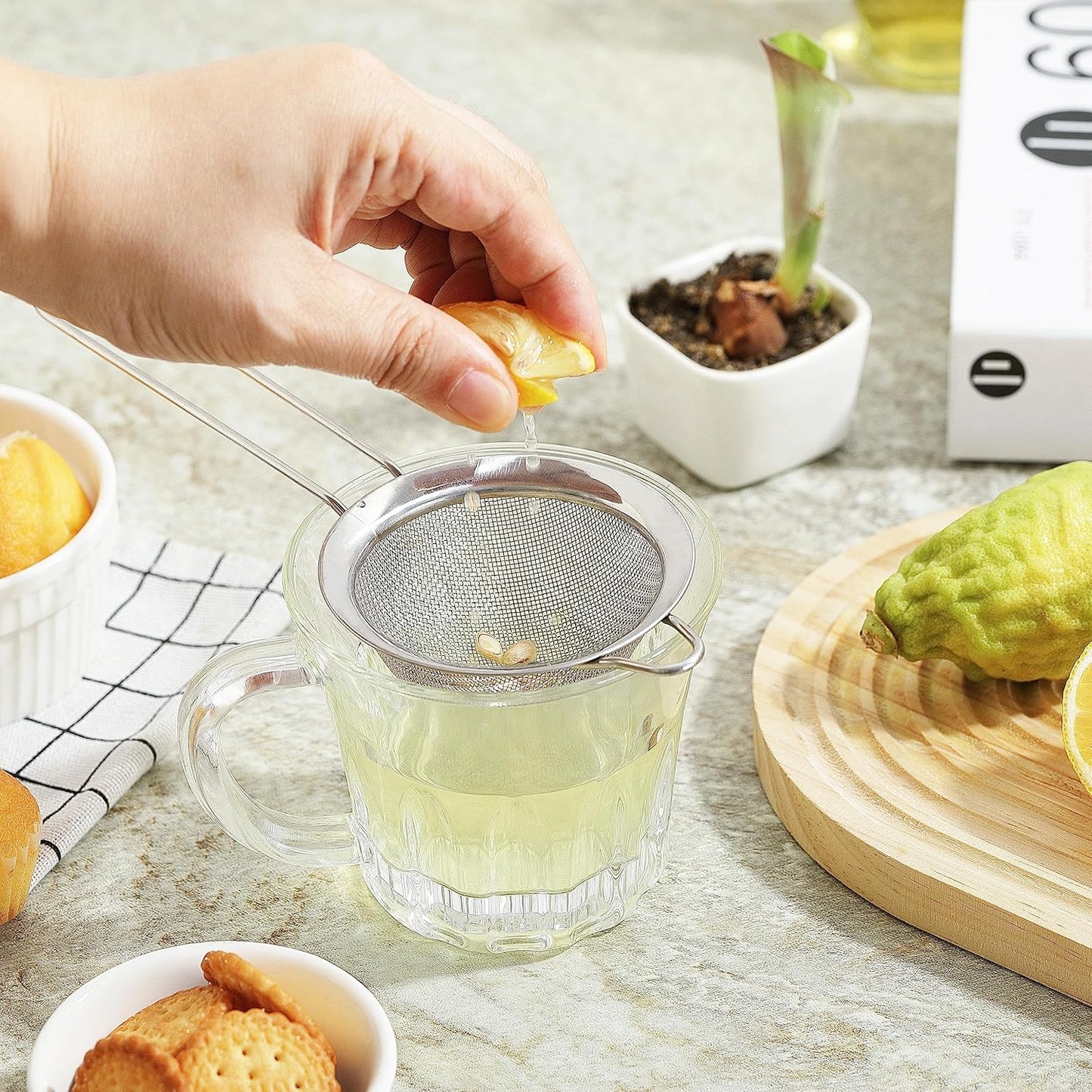 Fine Mesh Strainers for Kitchen, COKUMA Stainless Steel Metal Hand Small Mini Sieve Strainer, Cocktail Strainer Tea Coffee Juice Strainer，Food Strainer with Handlle (3.35inch, Silver)